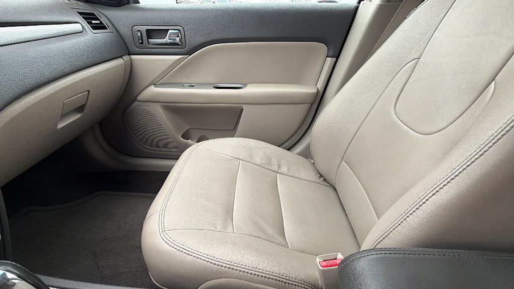 Thumbnail: 2011 Ford Fusion - 11