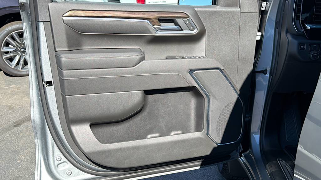 Thumbnail: 2026 Chevrolet Silverado 1500 - 28