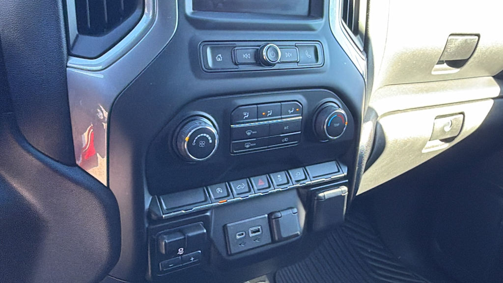 Thumbnail: 2021 Chevrolet Silverado 1500 - 12