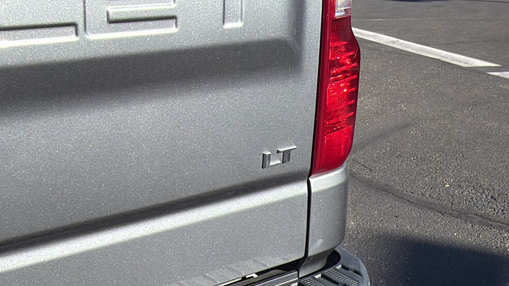 Thumbnail: 2021 Chevrolet Silverado 1500 - 21