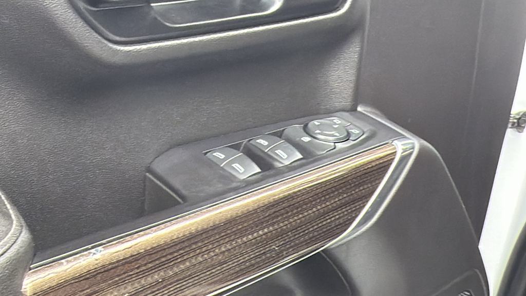 Thumbnail: 2021 Chevrolet Silverado 1500 - 24