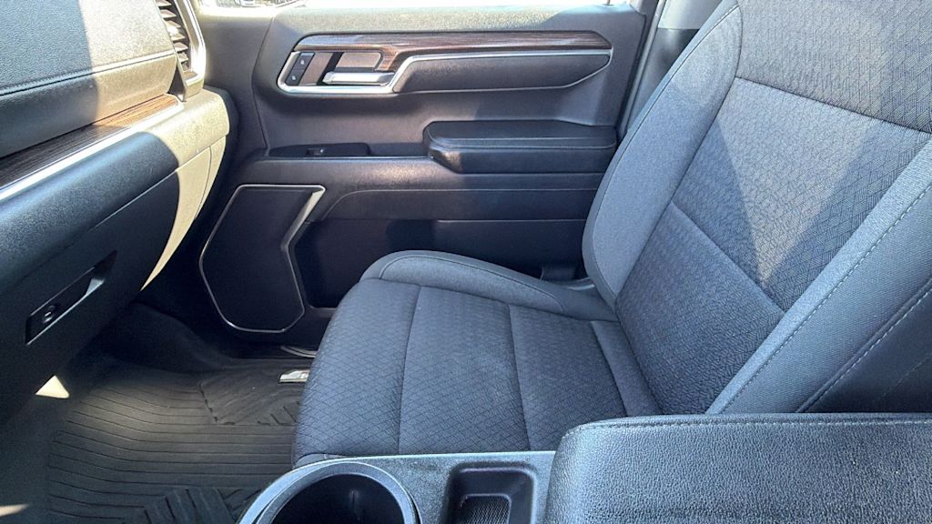 Thumbnail: 2022 Chevrolet Silverado 1500 - 11