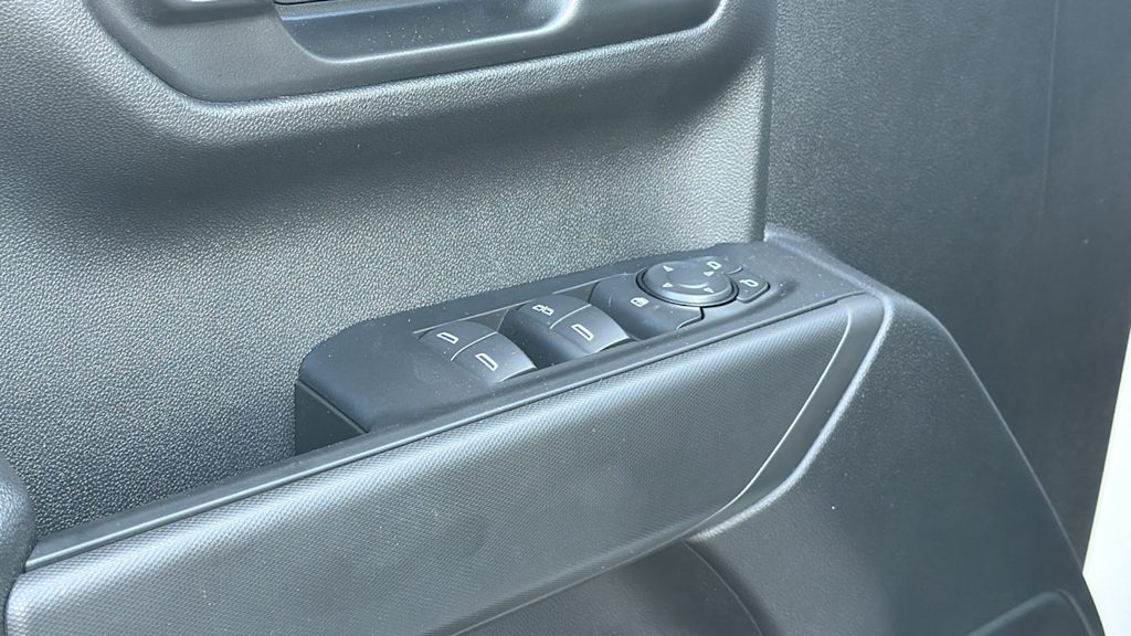 Thumbnail: 2026 Chevrolet Silverado 1500 - 26