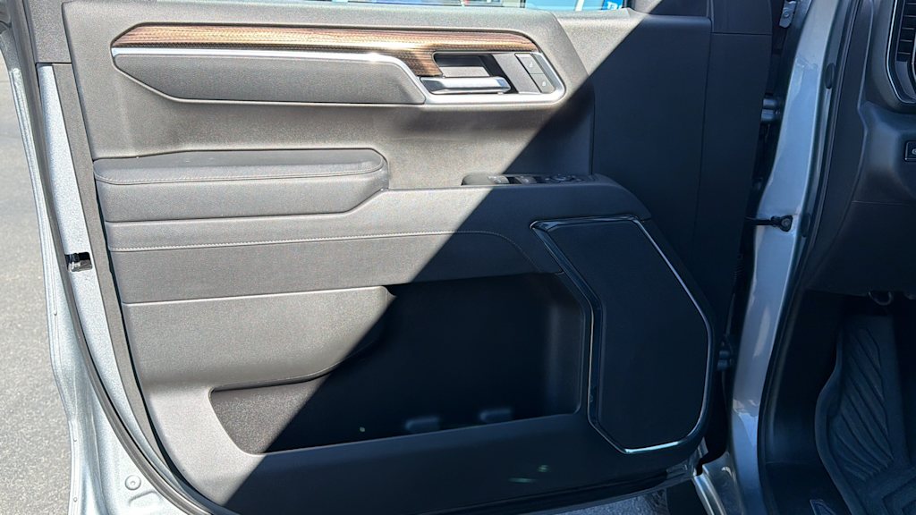 Thumbnail: 2025 Chevrolet Silverado 1500 - 25