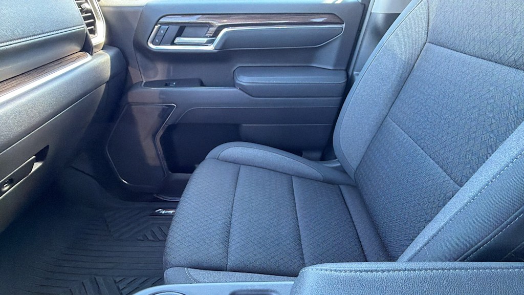 Thumbnail: 2025 Chevrolet Silverado 1500 - 10