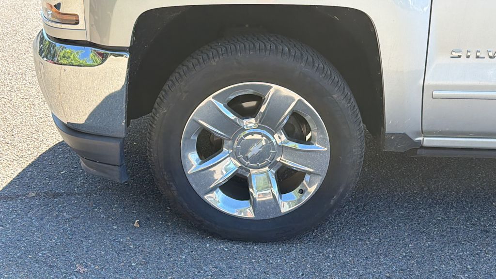 Thumbnail: 2018 Chevrolet Silverado 1500 - 8