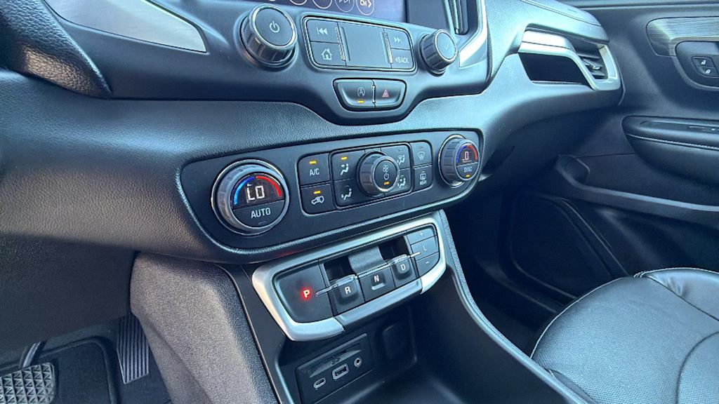 Thumbnail: 2022 GMC Terrain - 22