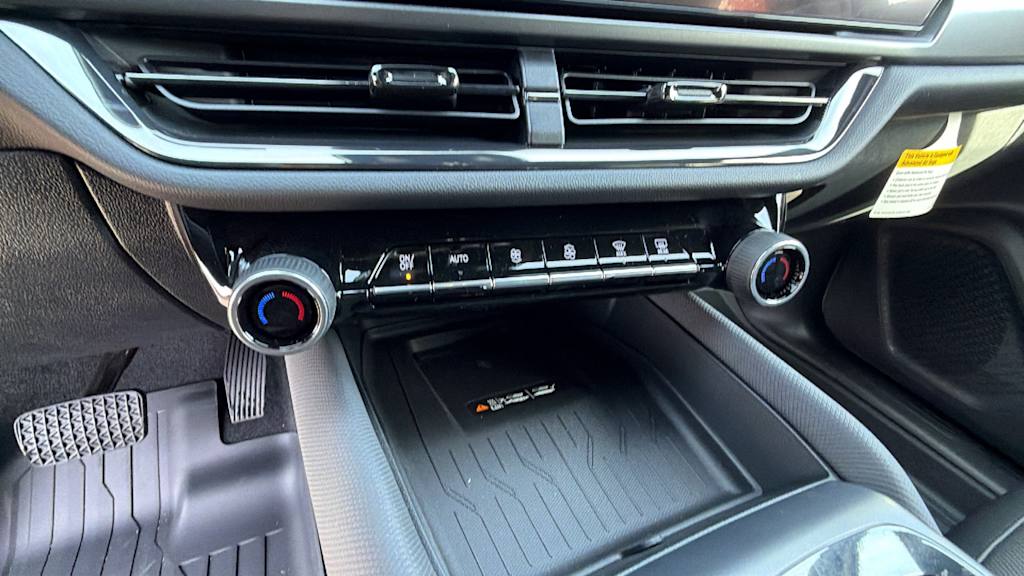 Thumbnail: 2026 Chevrolet Equinox - 21