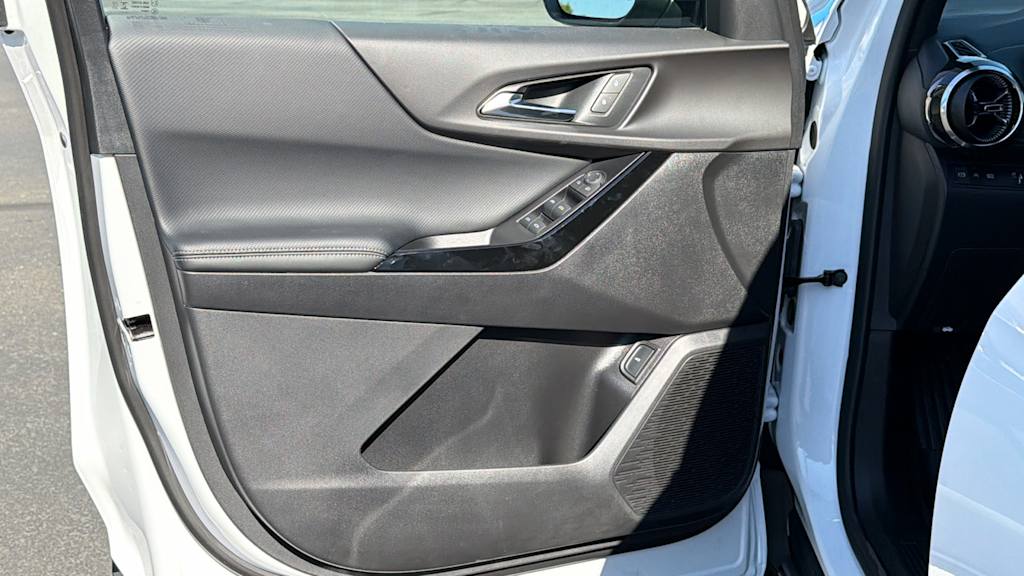 Thumbnail: 2027 Chevrolet Equinox - 28