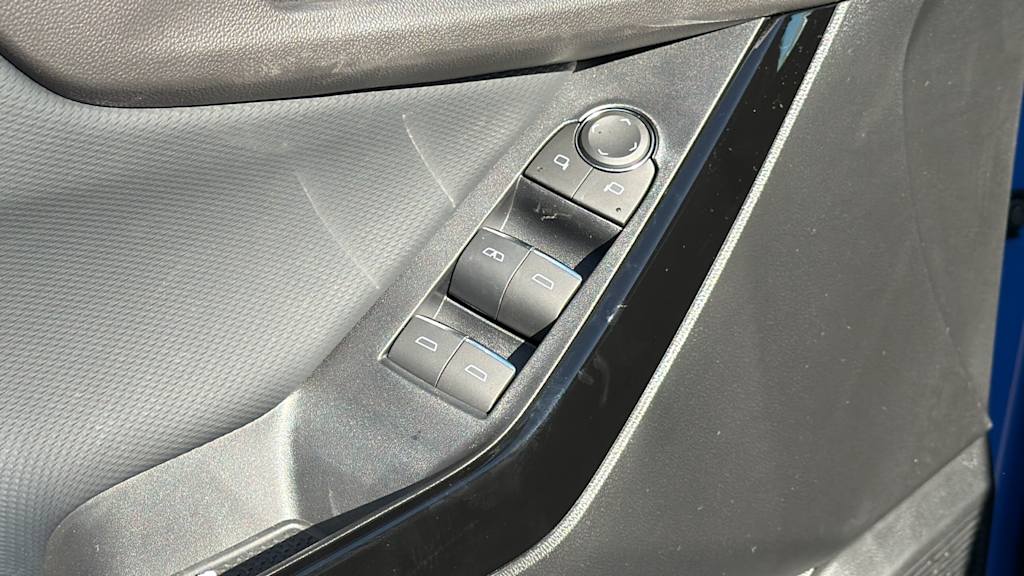 Thumbnail: 2027 Chevrolet Equinox - 26