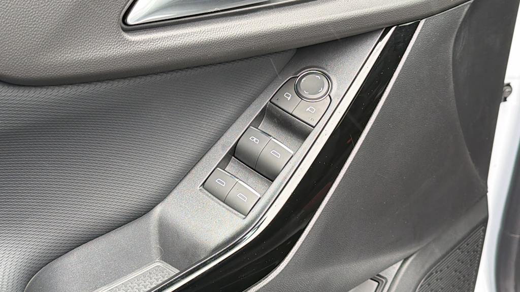 Thumbnail: 2027 Chevrolet Equinox - 28