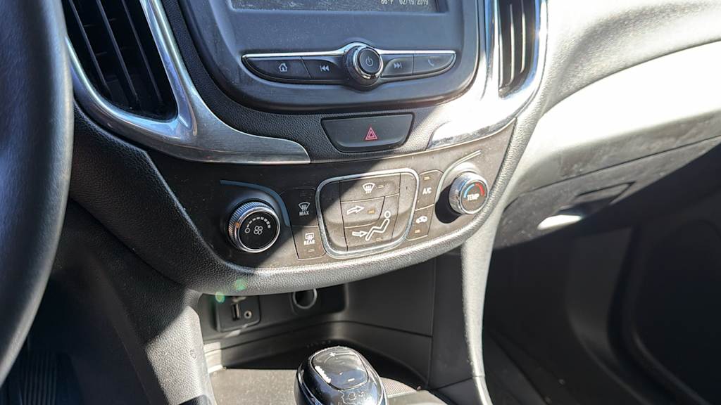 Thumbnail: 2018 Chevrolet Equinox - 20