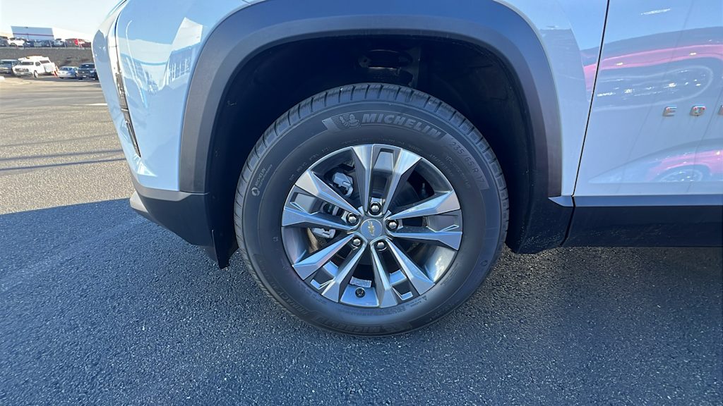 2025 Chevrolet Equinox LT 8