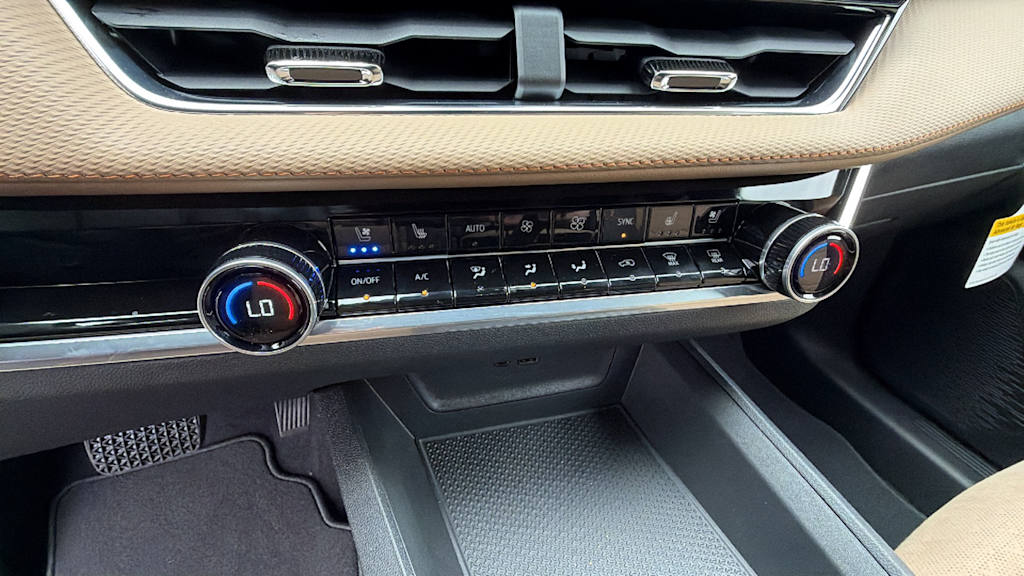 Thumbnail: 2026 Chevrolet Equinox - 23