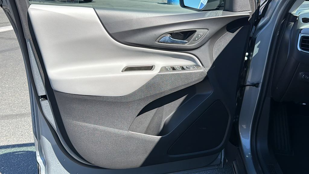 Thumbnail: 2023 Chevrolet Equinox - 28