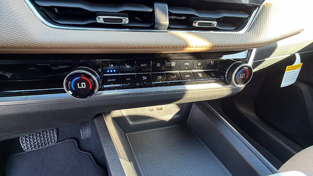 Thumbnail: 2026 Chevrolet Equinox - 22