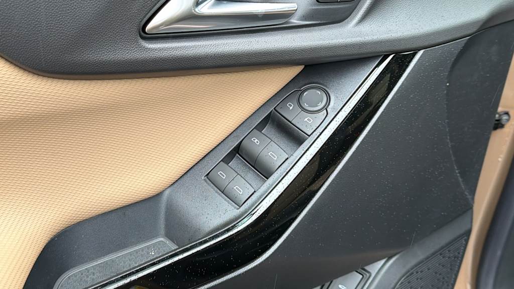 Thumbnail: 2027 Chevrolet Equinox - 26
