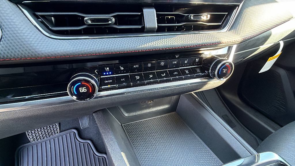 Thumbnail: 2026 Chevrolet Equinox - 21