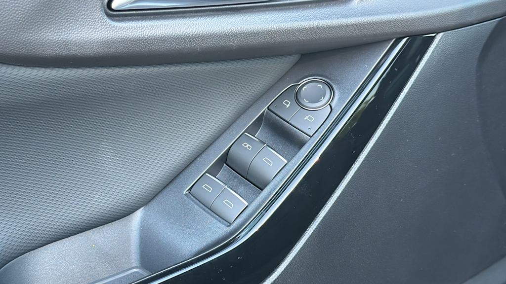 Thumbnail: 2027 Chevrolet Equinox - 28