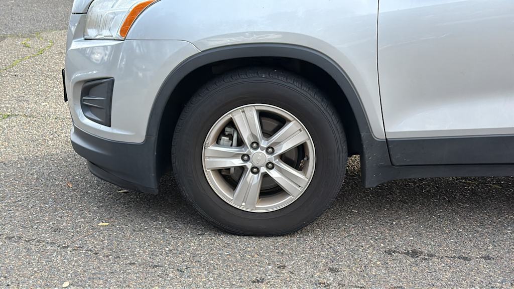 Thumbnail: 2016 Chevrolet Trax - 8