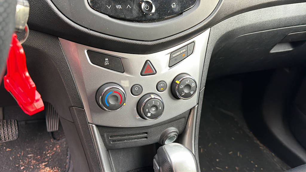 Thumbnail: 2016 Chevrolet Trax - 21