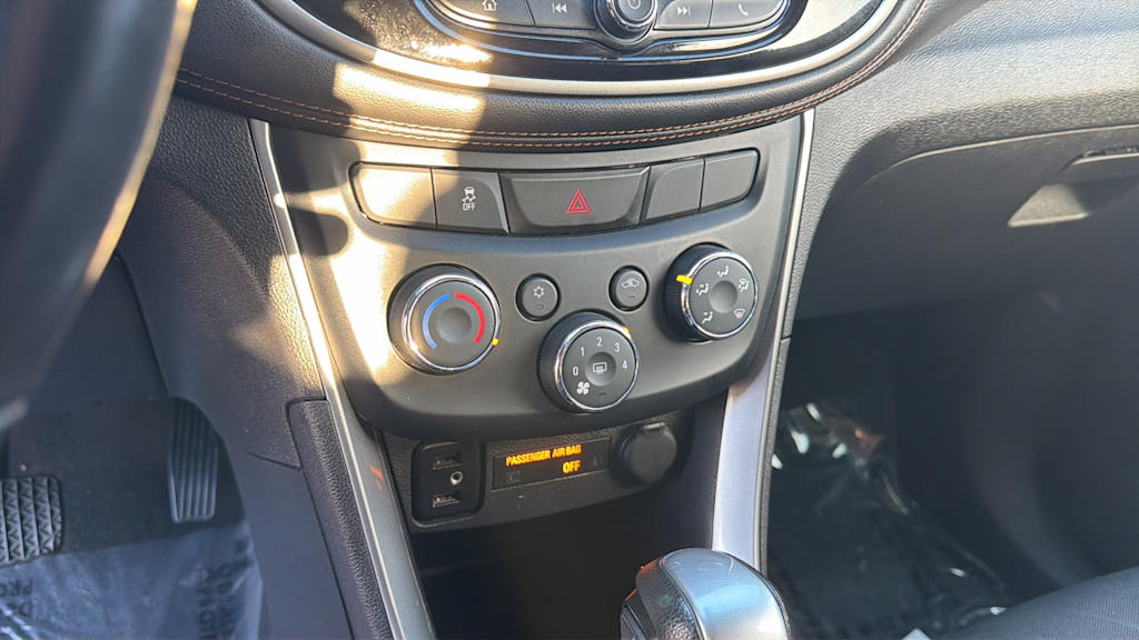 Thumbnail: 2019 Chevrolet Trax - 21