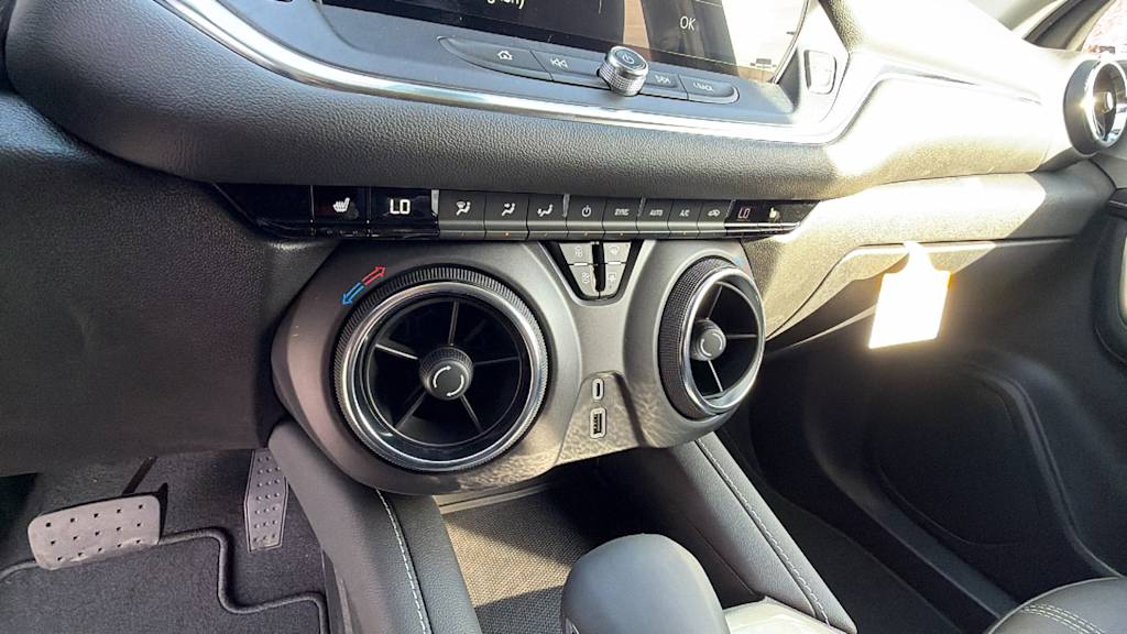 Thumbnail: 2026 Chevrolet Blazer - 24