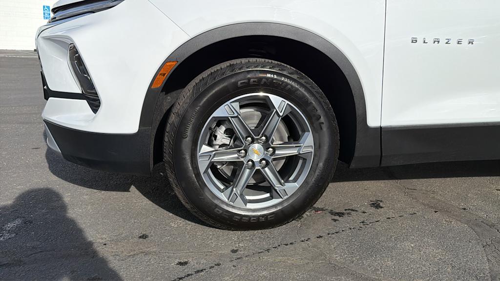 Thumbnail: 2026 Chevrolet Blazer - 8