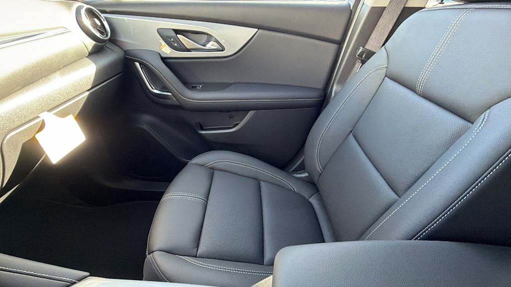 Thumbnail: 2026 Chevrolet Blazer - 11