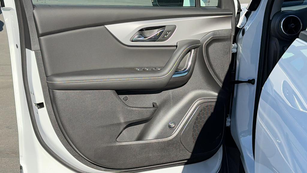 Thumbnail: 2026 Chevrolet Blazer - 29