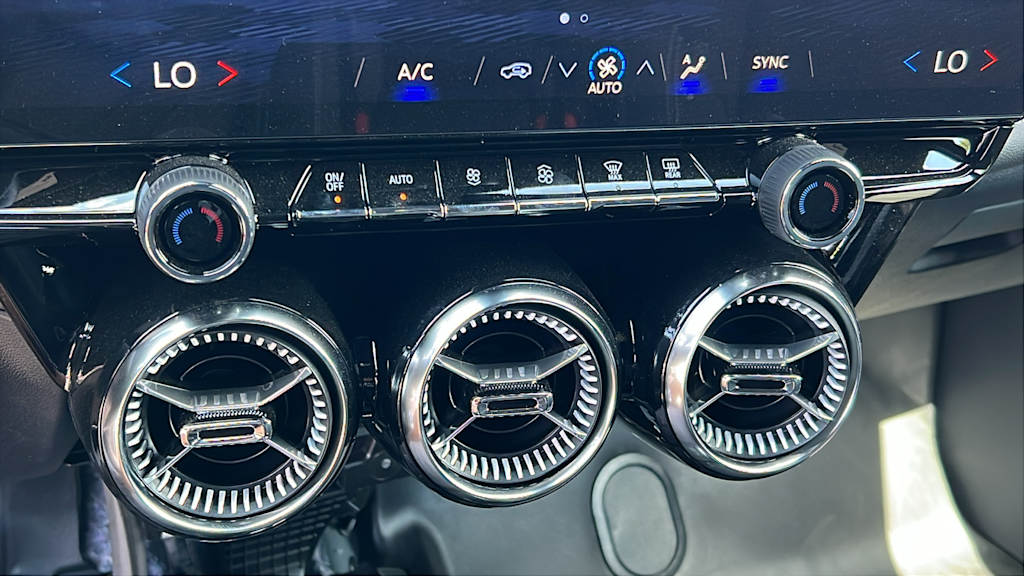 Thumbnail: 2024 Chevrolet Blazer EV - 23