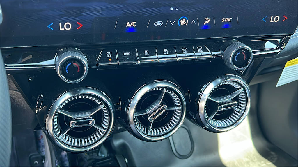 Thumbnail: 2024 Chevrolet Blazer EV - 23