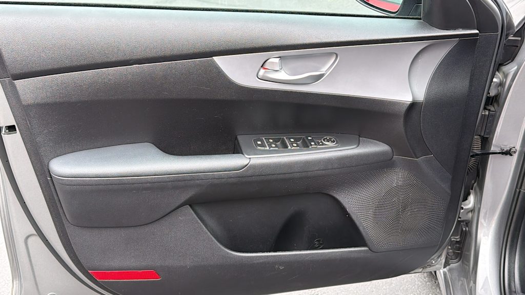 Thumbnail: 2023 Kia Forte - 28