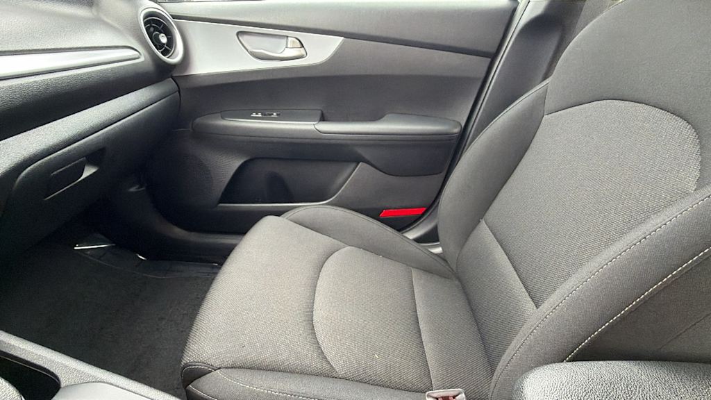 Thumbnail: 2023 Kia Forte - 11