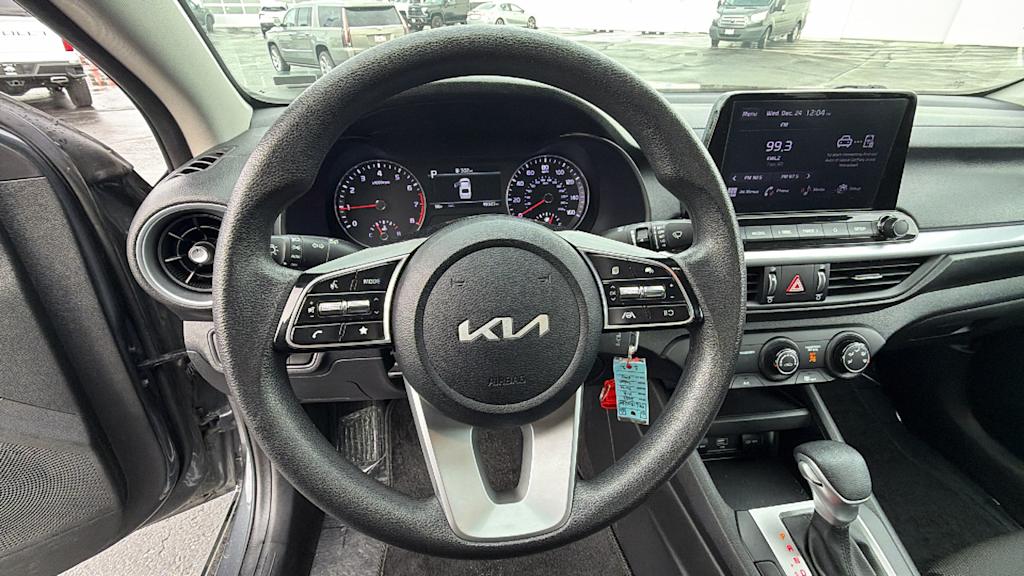 Thumbnail: 2023 Kia Forte - 9