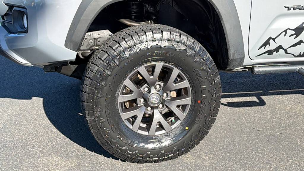 Thumbnail: 2020 Toyota Tacoma - 8