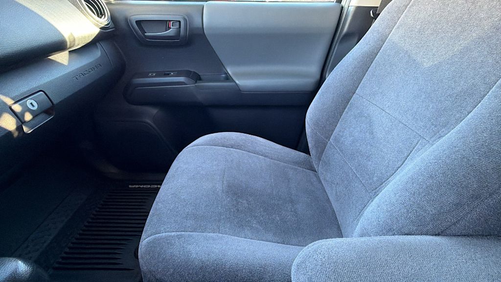 Thumbnail: 2021 Toyota Tacoma - 11