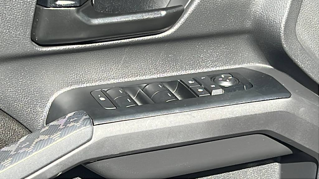 2024 Toyota Tacoma SR5 28