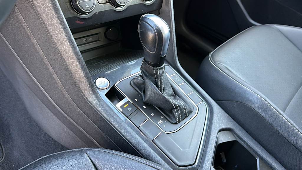 Thumbnail: 2021 Volkswagen Tiguan - 14