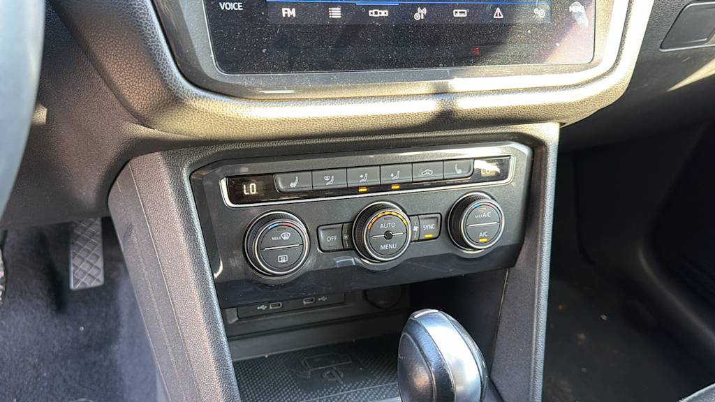 Thumbnail: 2021 Volkswagen Tiguan - 21