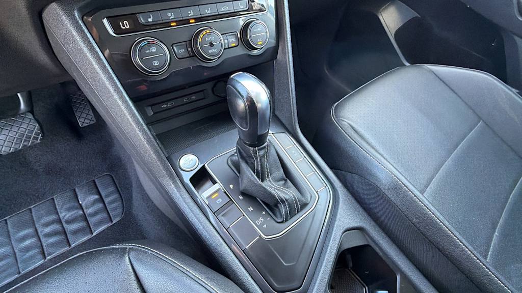 Thumbnail: 2021 Volkswagen Tiguan - 14