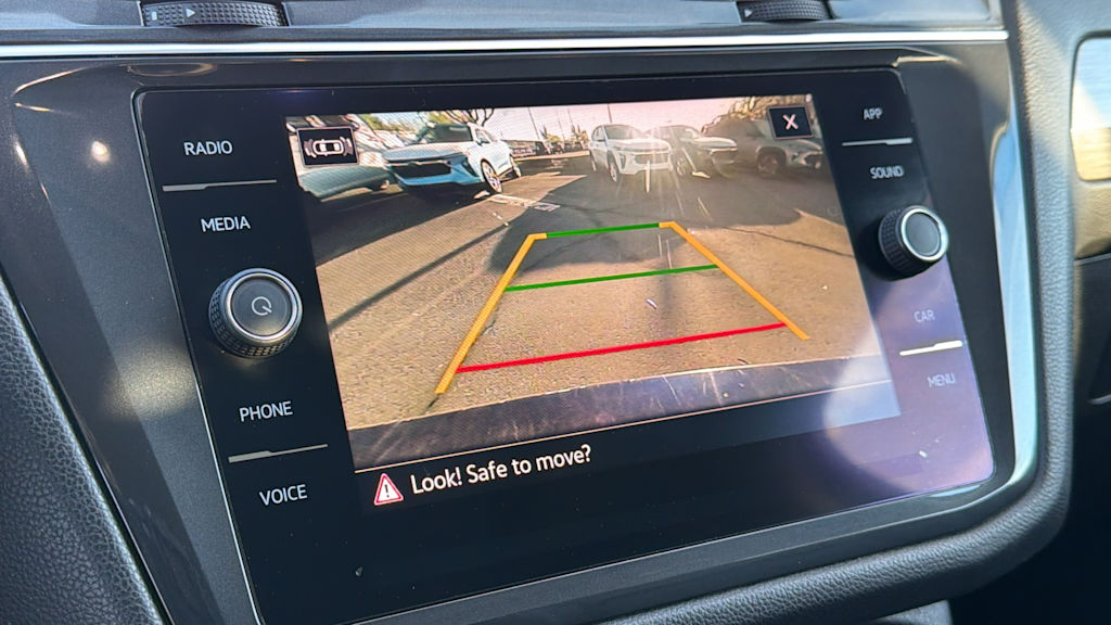 Thumbnail: 2021 Volkswagen Tiguan - 23