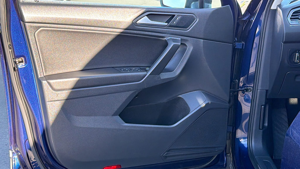 Thumbnail: 2021 Volkswagen Tiguan - 28