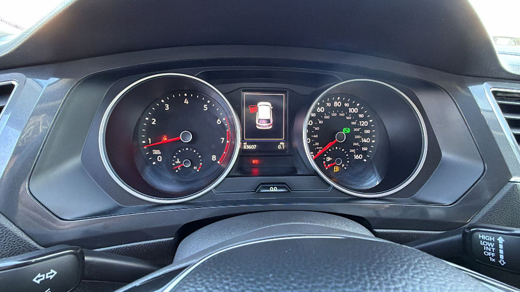 Thumbnail: 2021 Volkswagen Tiguan - 15