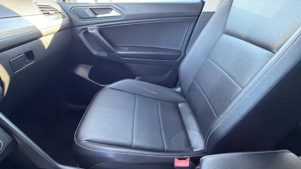 Thumbnail: 2021 Volkswagen Tiguan - 10