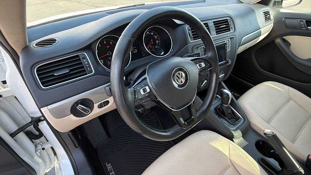Thumbnail: 2018 Volkswagen Jetta - 2