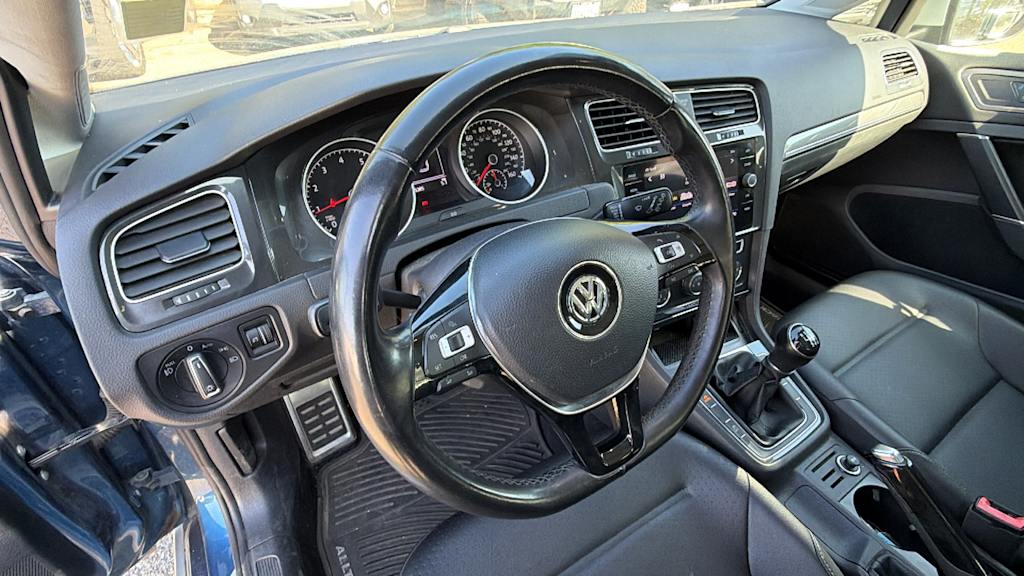 Thumbnail: 2018 Volkswagen Golf - 2