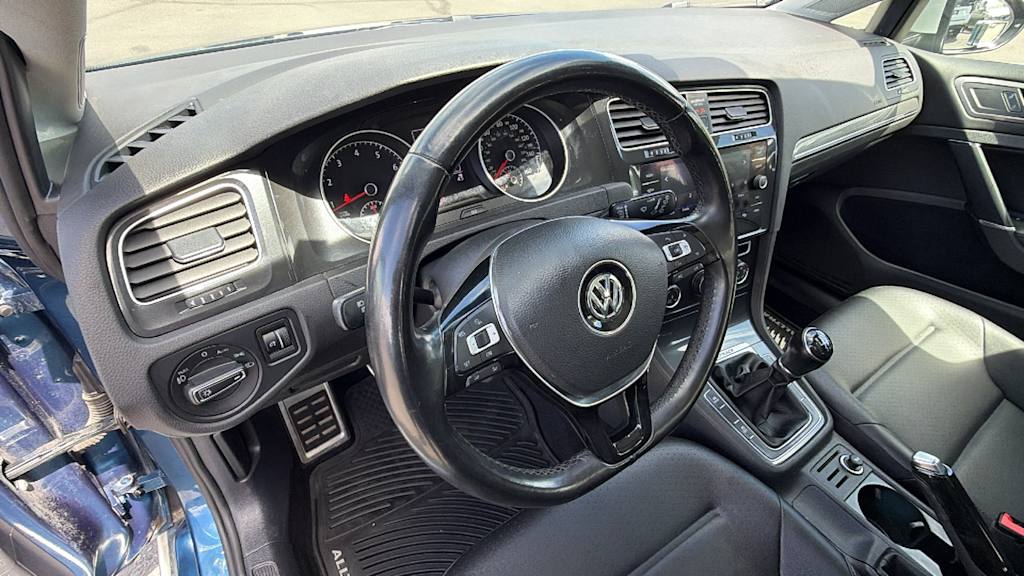 Thumbnail: 2018 Volkswagen Golf - 2