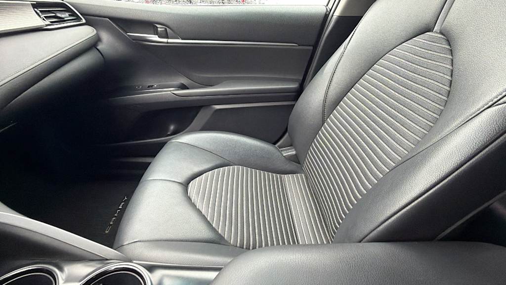 Thumbnail: 2019 Toyota Camry - 11