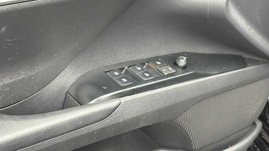 Thumbnail: 2019 Toyota Camry - 27